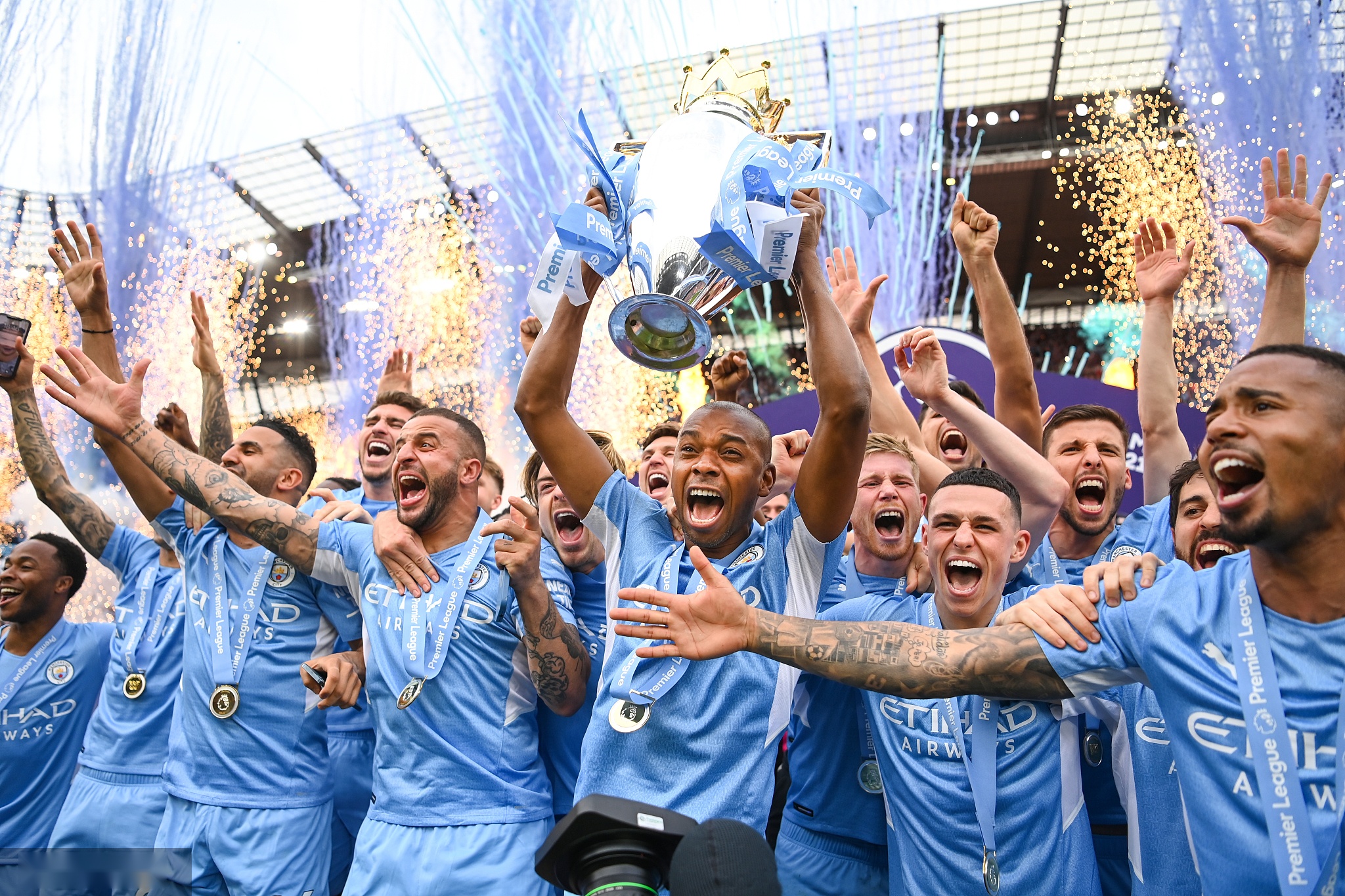 萨巴伦卡不雅动作惹争议，撒尿侮辱澳网奖杯，网坛女老虎名不虚传.